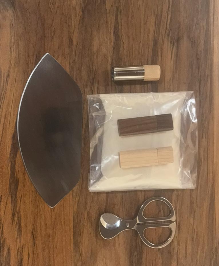 Chaveta,Puncher,Scissor,Cigar glue & Basic and Advanced cigar rolling courses. Combo